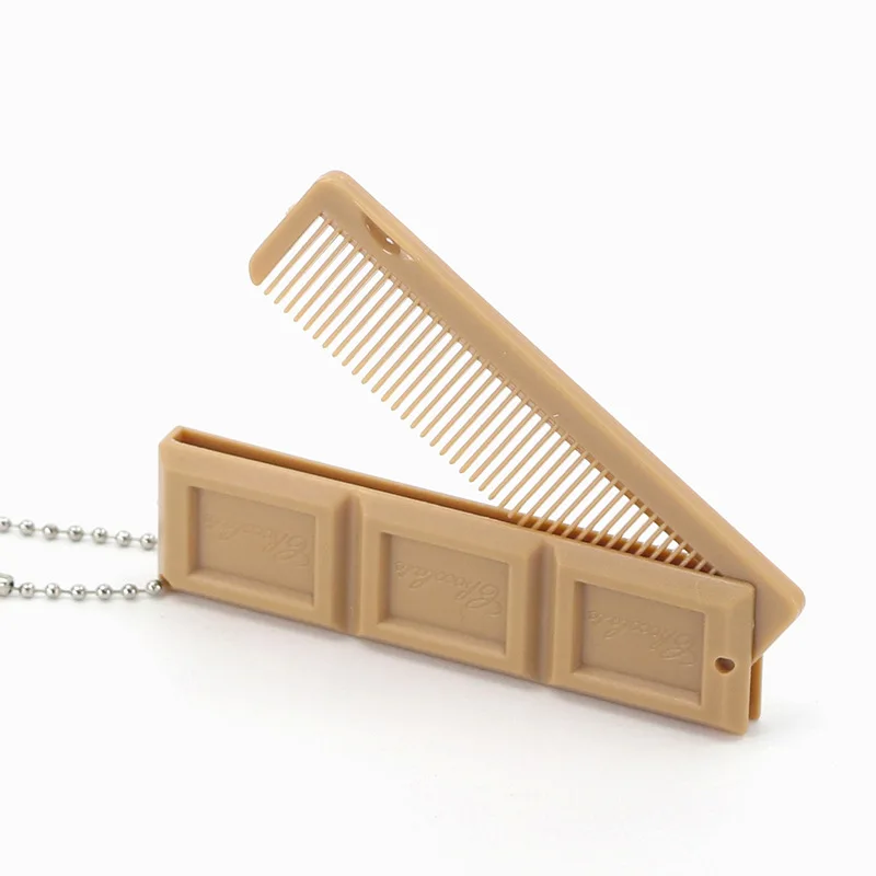 1 Stück Niedlicher Schokoladenriegel-förmiger Taschenkamm mit Spiegel Tragbare Mini-Haarbürste für Frauen und Mädchen Reise- und Alltags-Haarpflegewerkzeug – Detail 3