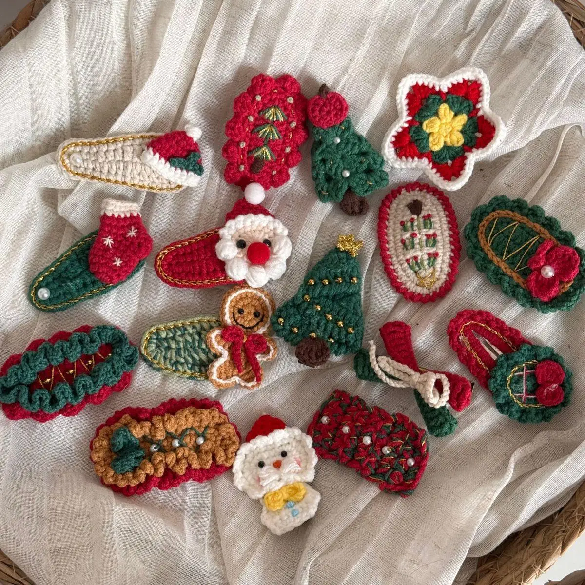 

Cute Crochet Hair Clips for Girls Wool Hairpin Barrette Christmas Tree BB Clips Child Headwear Fashion Hair Accessories