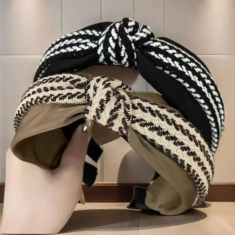 

Ретро-узел с широким краем, повязка для волос в этническом стиле, корейская версия, аксессуар для мытья лица, простой индивидуальный маленький парфюм, ветер