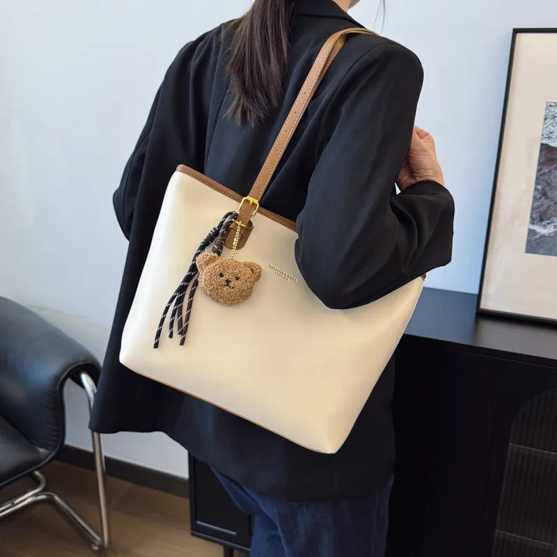 

Новая сумка-тоут Release | Женская сумка в стиле инди в стиле ретро с подвеской в виде медведя - высокоэстетичная универсальная сумка через плечо для пригородных поездок