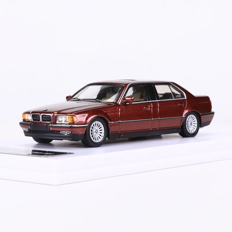 DCM 1:64 E38 7-Series (96-98) (98-01) Alloy Model Car Limited
