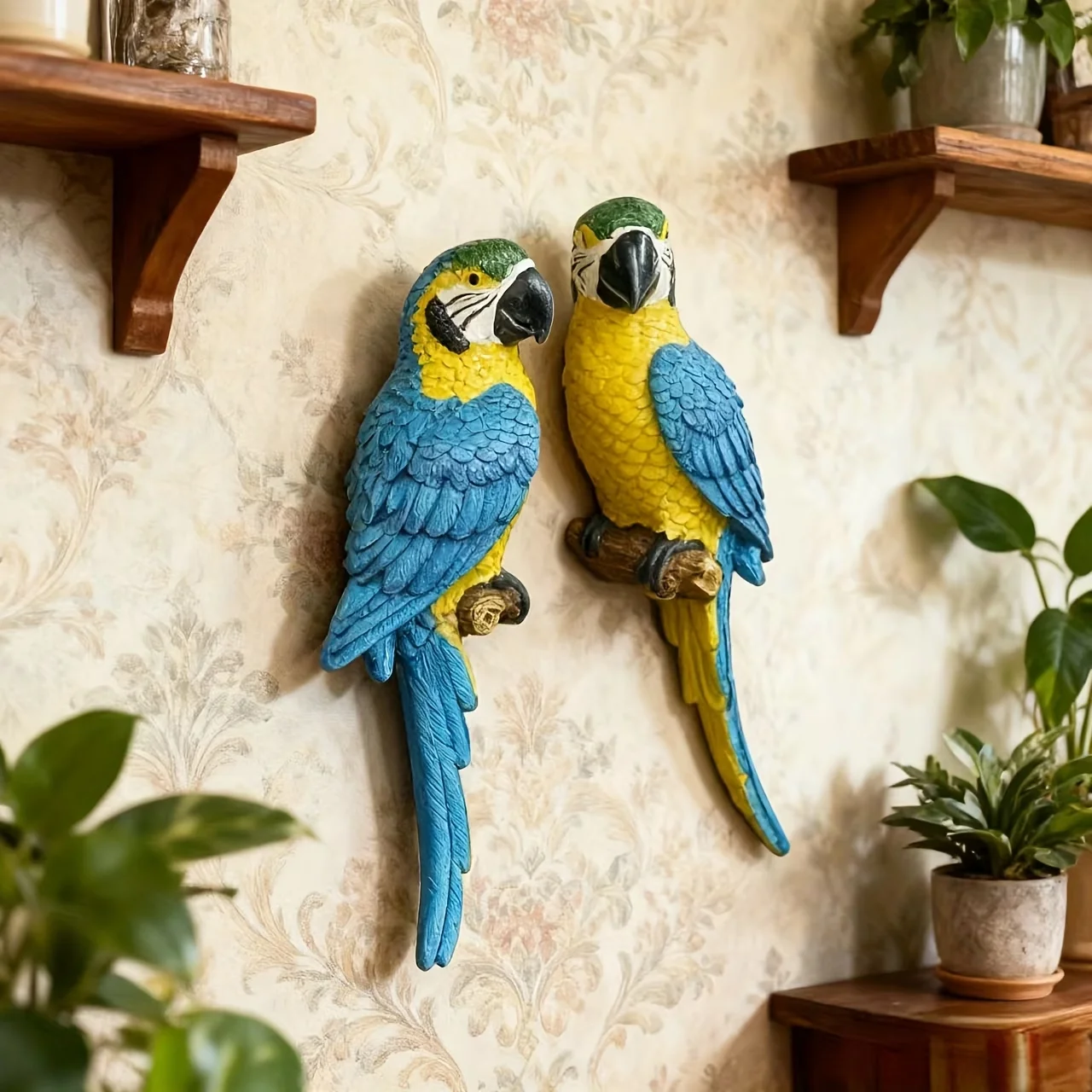Set of 2 Colourful Resin Parrot Figurines Modern Art Bird Sculptures for Outdoor Garden Wall Lawn Courtyard & Home Natural Decor