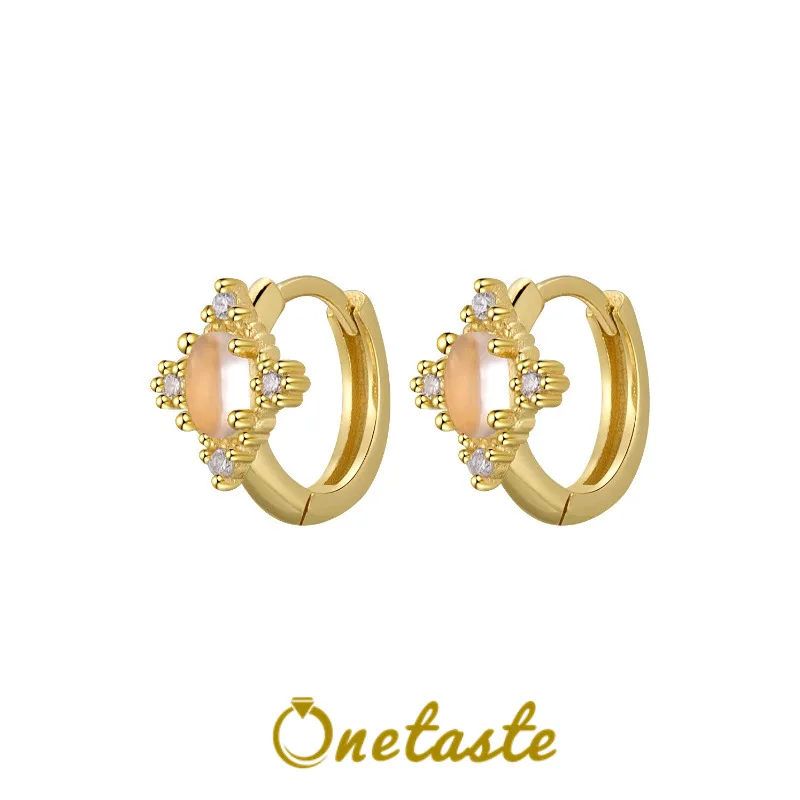 

Мини-серьги-кольца из стерлингового серебра 925 пробы с кристаллами кубического циркония для женщин, модные легкие маленькие серьги со звездами в подарок