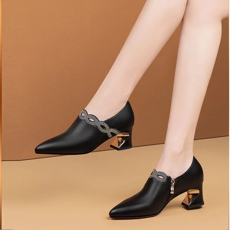 

Women's leather boots 2024 new spring and autumn leisure leather soft sole medium thick heel pointed deep mouth single shoes