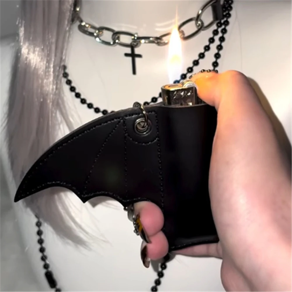1PC Hallowmas Bat Lip Balm Holder Keychain PU Leather Wing Design Punk Style Accessory Halloween Style Lighter Keychain