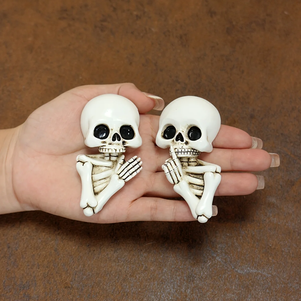 2pcs Resin Shush Skull Decorations Gothic Halloween Home Decor Hand Painted Craft with Face Stickers for Frame Socket Computer Multi Scene Decoration view 4