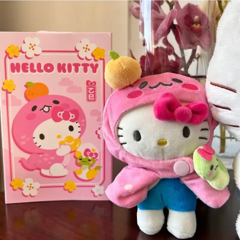 サンリオ ヘローキティ プラッシュドール キーホルダー ペンダント アニメ 女の子 バックパック キティ ぬいぐるみ かわいいギフト ペンダントドール