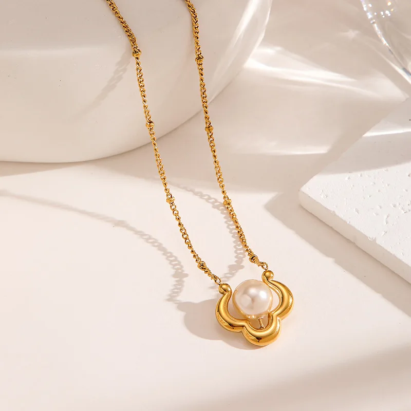 中国風の幸運の縁起の良い雲真珠ペンダントネックレス女性のため - Charm Necklace Dainty のレビューと価格