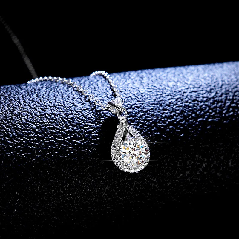 Platinum PT950 1 Carat Moissanite Necklace Women's Fashion Pear Shape Teardrop Pendant