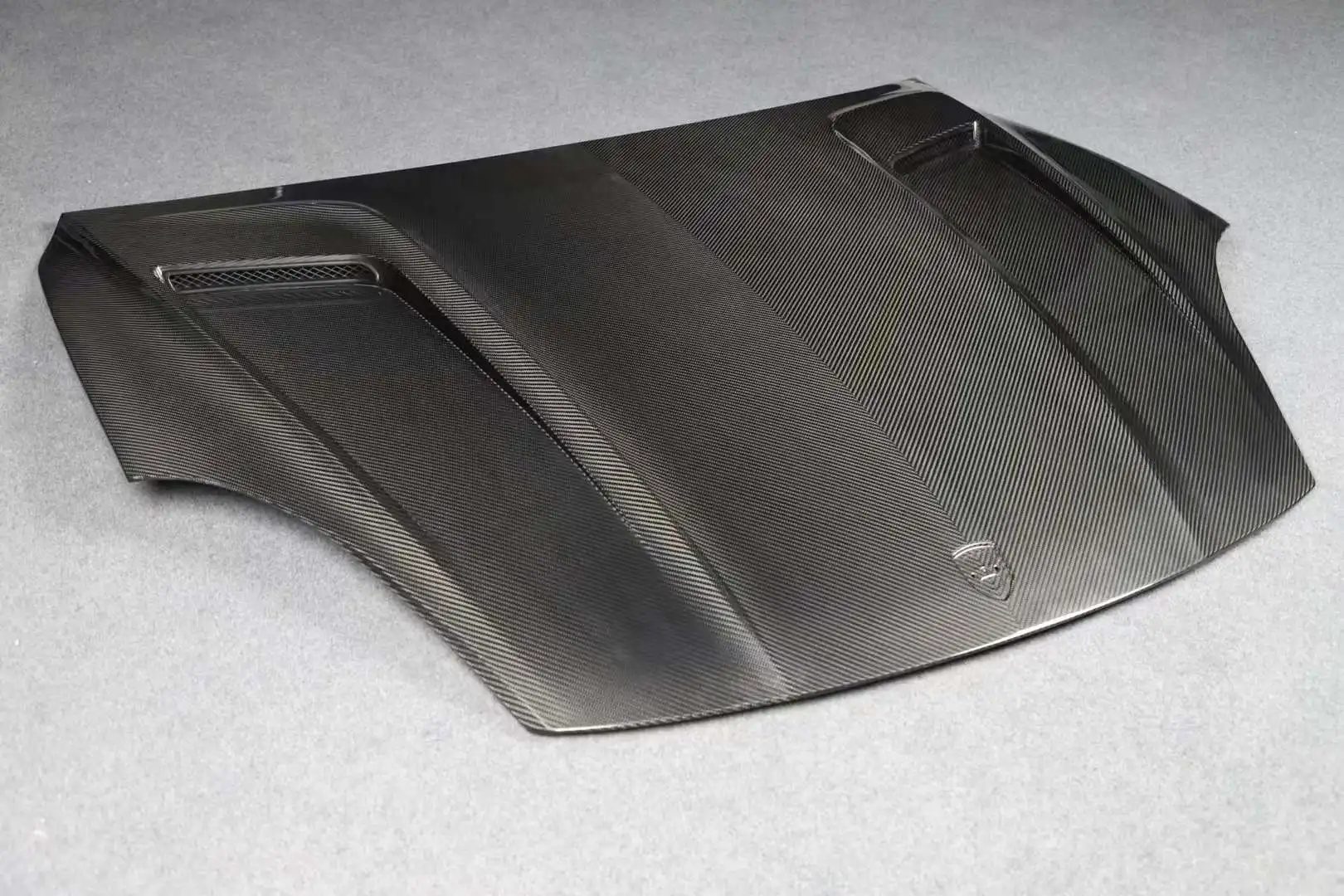 

Dry Carbon Fiber Hood – For Cayenne 9Y0 (High-End Exterior Accessory, Perfect Fit)