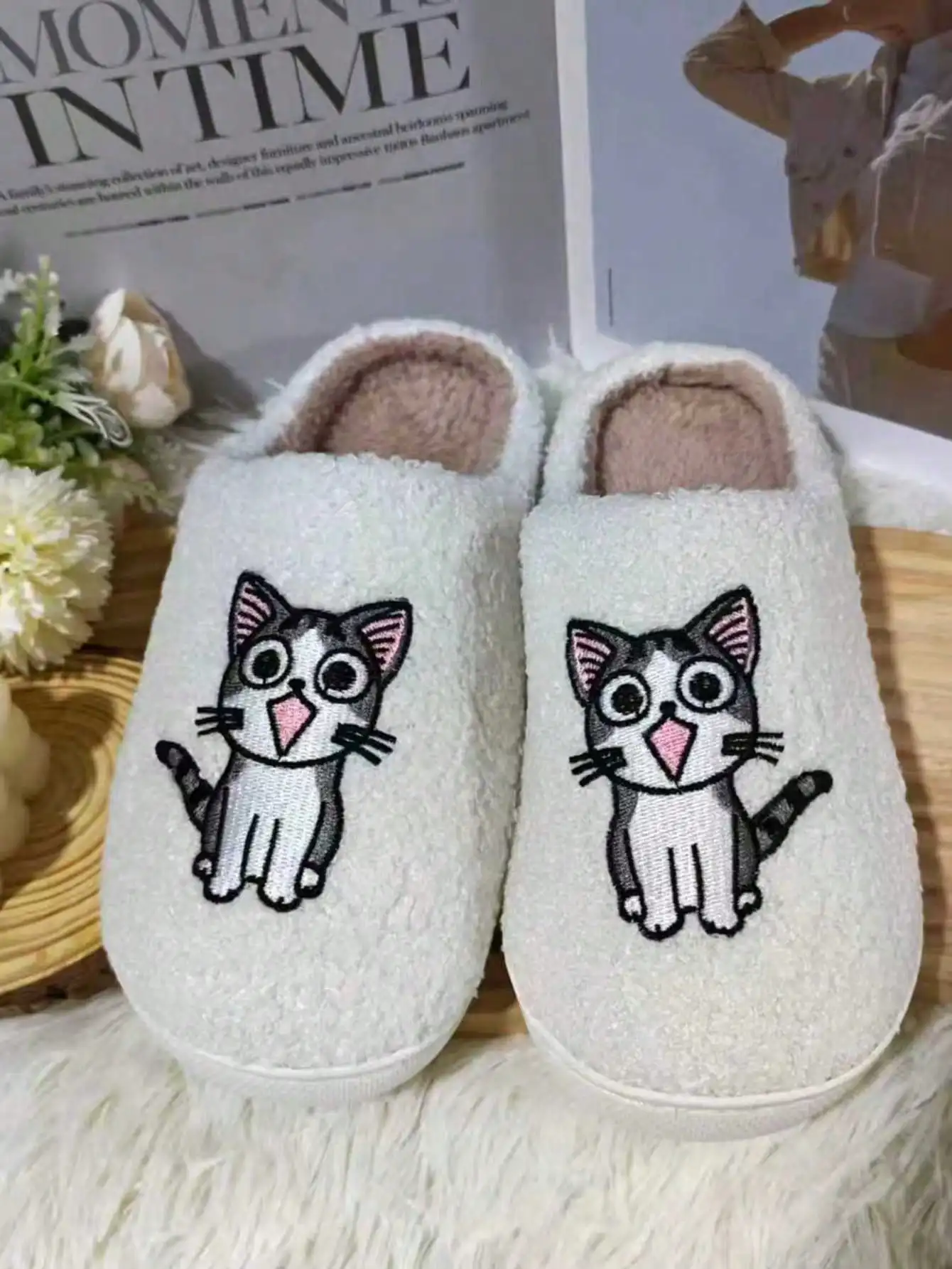 

Autumn Winter Cute Cartoon Cat Plush Slippers, Adorable Embroidered Warm Anti-Slip Women Home Closed Toe Slippers