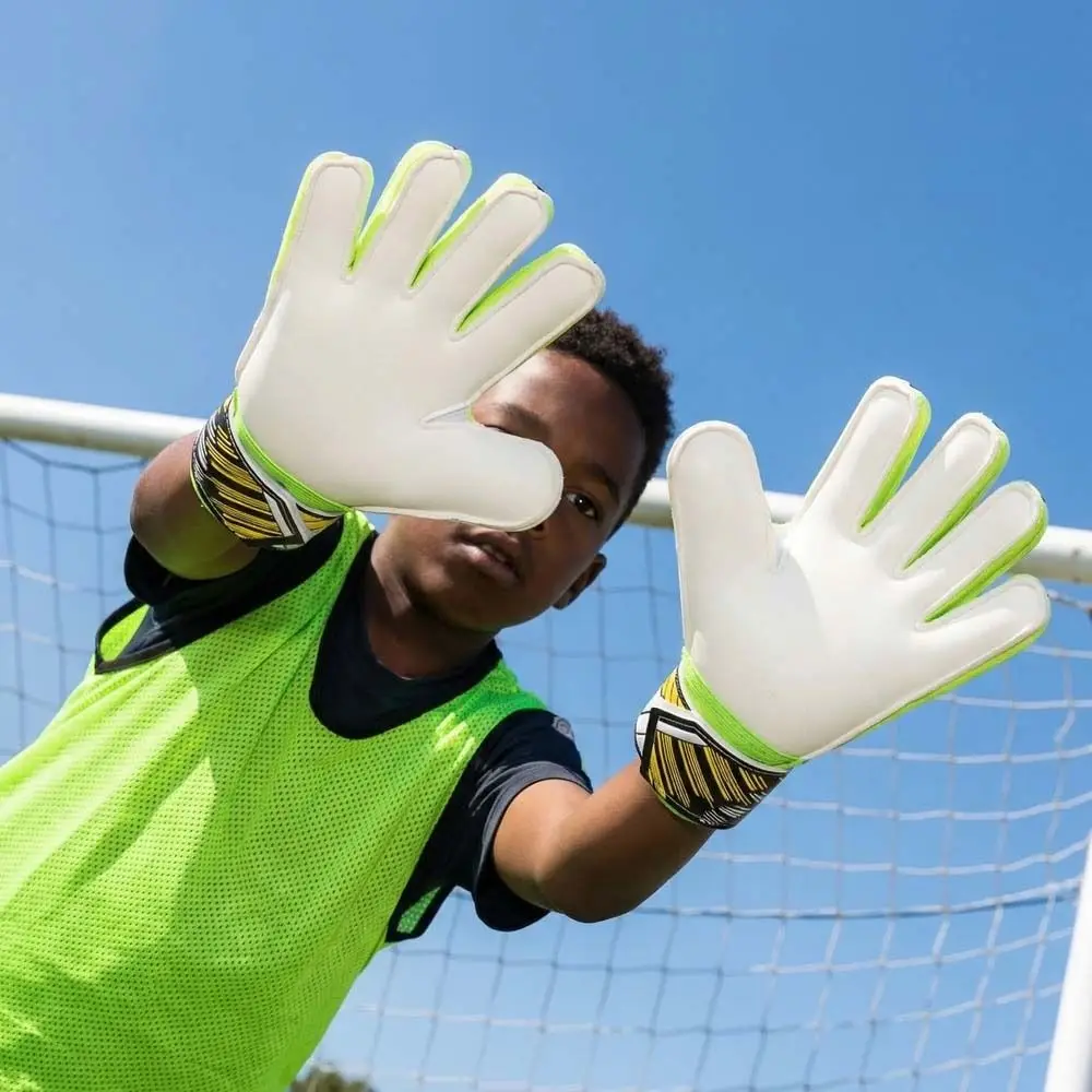 1 Pair Finger Protection Football Goalkeeper Gloves Antiskid Cushioning Kids Goalie Gloves Breathable Wear Resistant