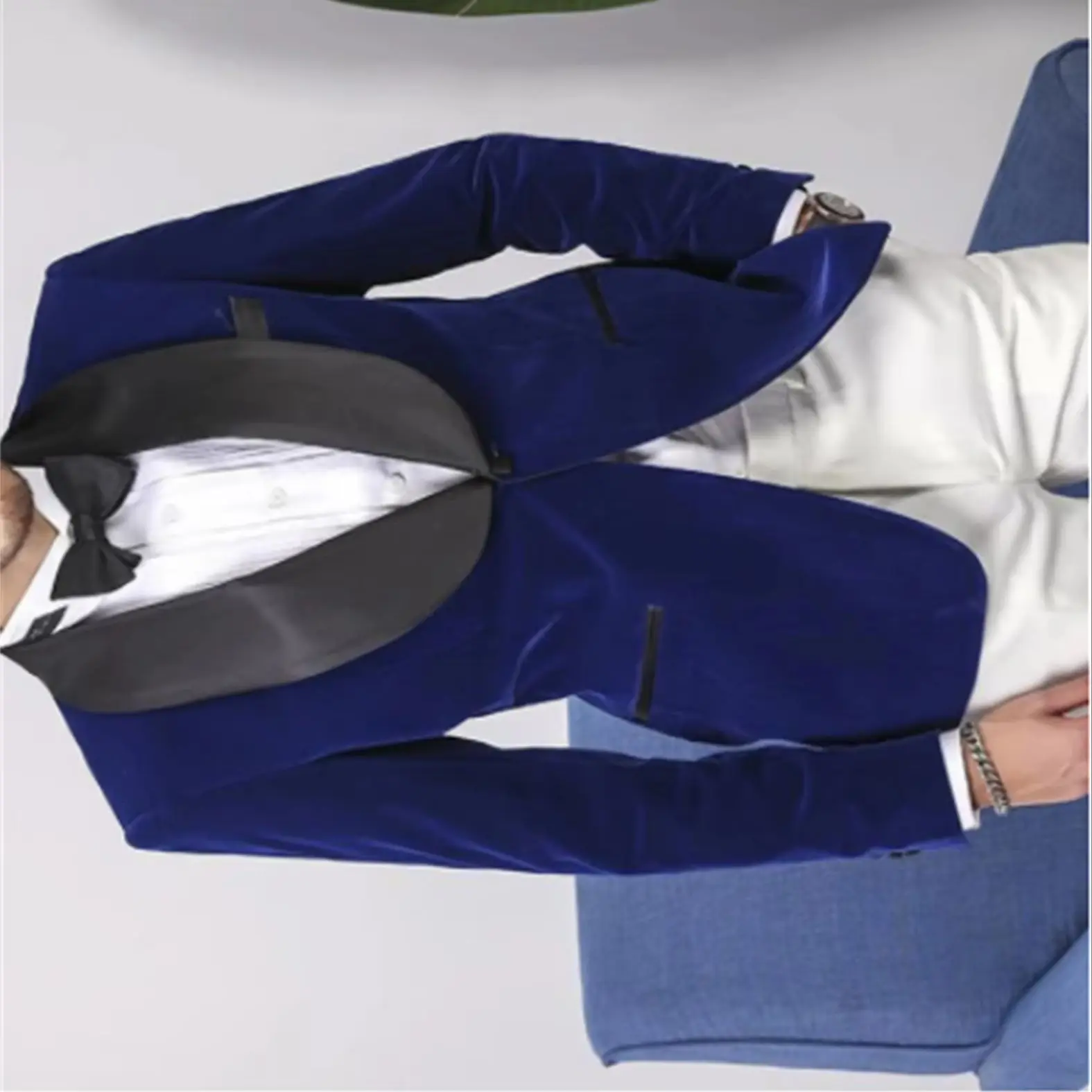 

CustomizedSlim Fit Velvet Formal Men Suits for Wedding Prom 2 Piece Groom Tuxedos Male Set Shawl Lapel Blazer with White Pants