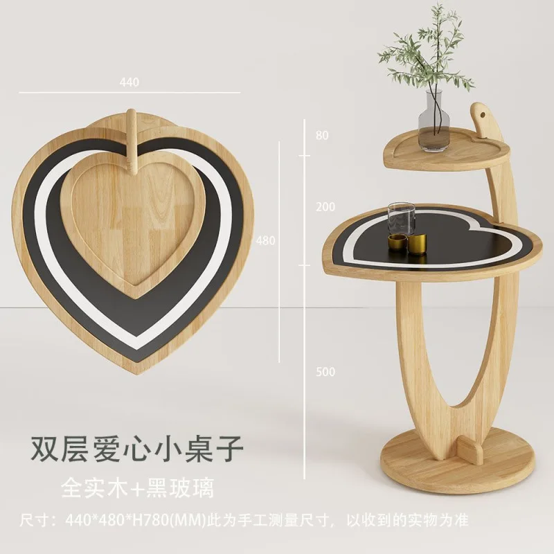 

Несколько углов боковой стороны, несколько столиков, несколько прикроватных тумбочек у диване, спальня, простая светлая роскошь в форме сердца,