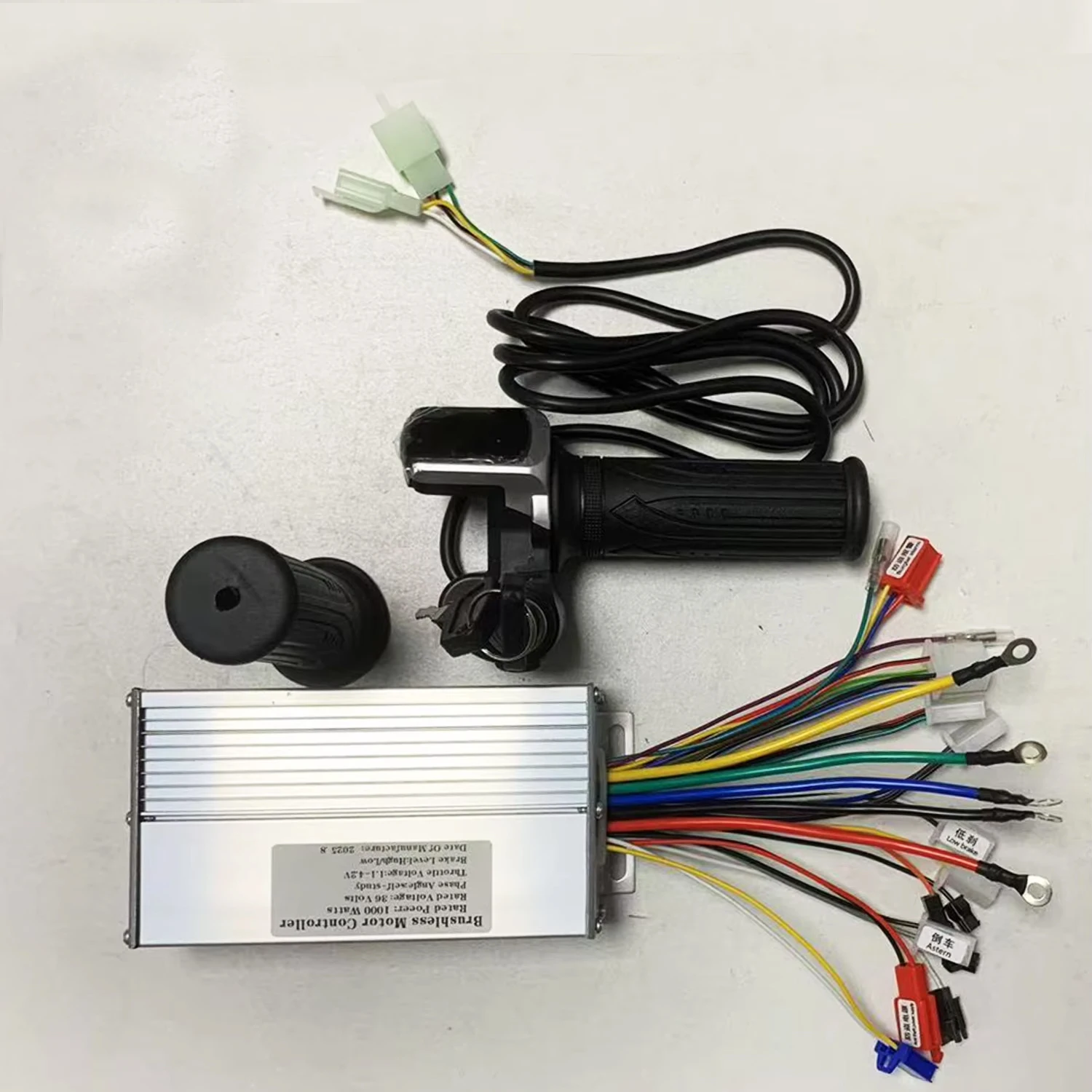 36V 1000W E-Bike bürstenloser Gleichstrommotor, 2-Modus-Controller mit Sperre, Power-LED-Anzeige, Drehgasgriff für Elektroroller. – Detail 6
