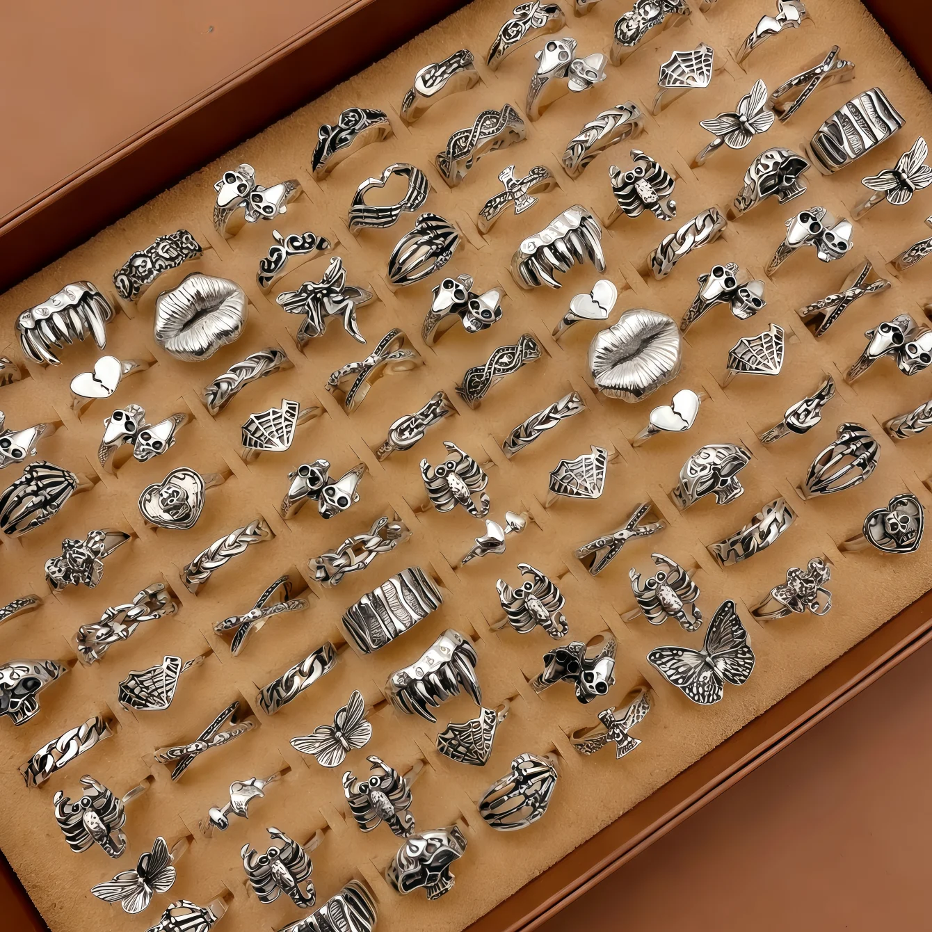 10/30/50/100Pieces Vintage Punk Skull Rings Set For Women Mix Style Hip Hop Scorpion Butterfly Lips Finger Jewelry Party Gifts