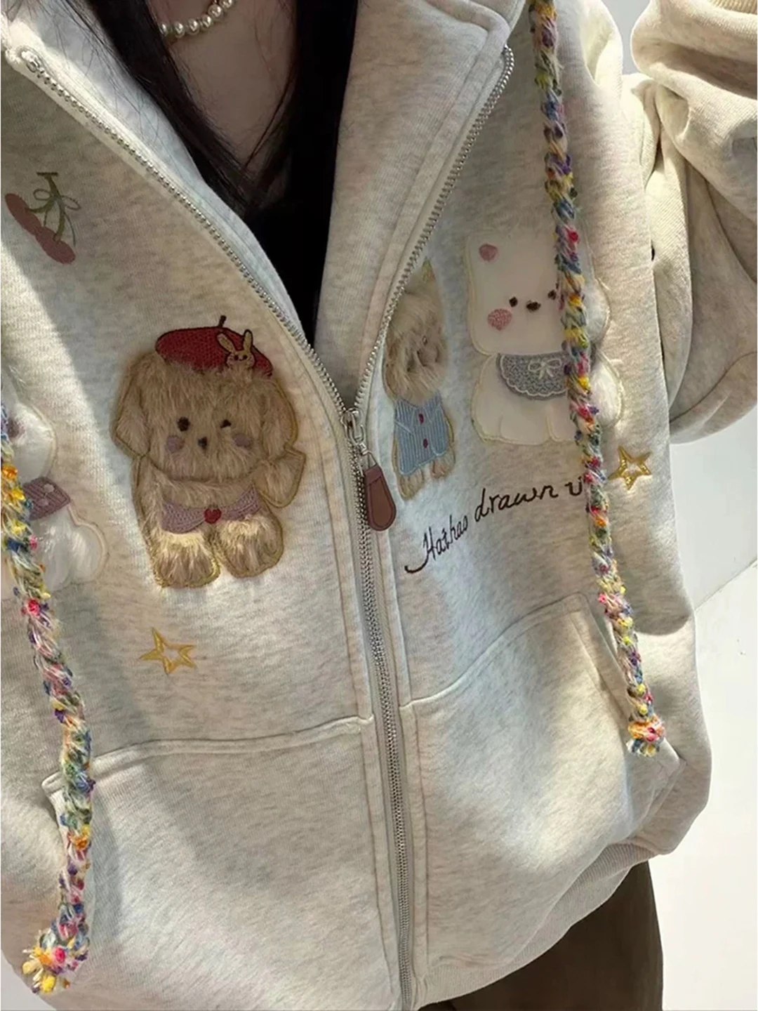 

Женская утепленная толстовка-кардиган оверсайз с капюшоном, вышивкой и плюшевой отделкой, на молнии, модная осенне-зимняя куртка в повседневном стиле, удобная и комфортная
