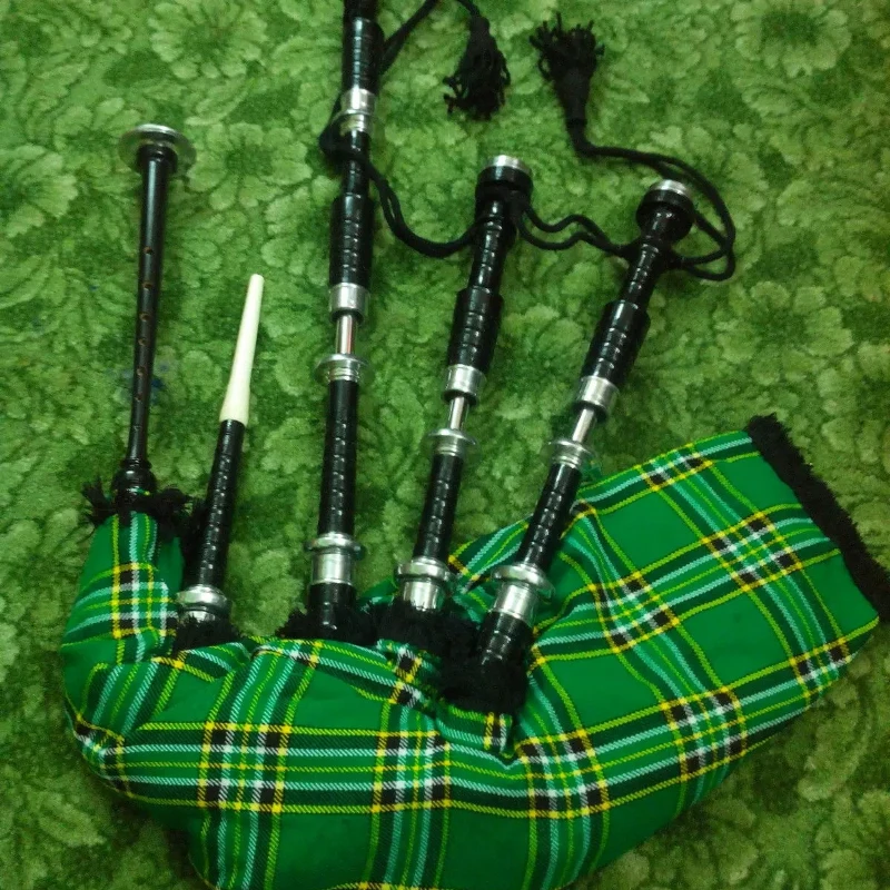 Great Highland Bagpipes Red Sandalwood Black Silver Stand