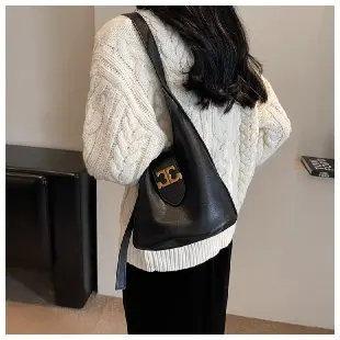 حقيبة حمل نسائية ذات سعة كبيرة - حقيبة كتف فاخرة بنمط عتيق مع حقيبة كتف ذات جودة عالية