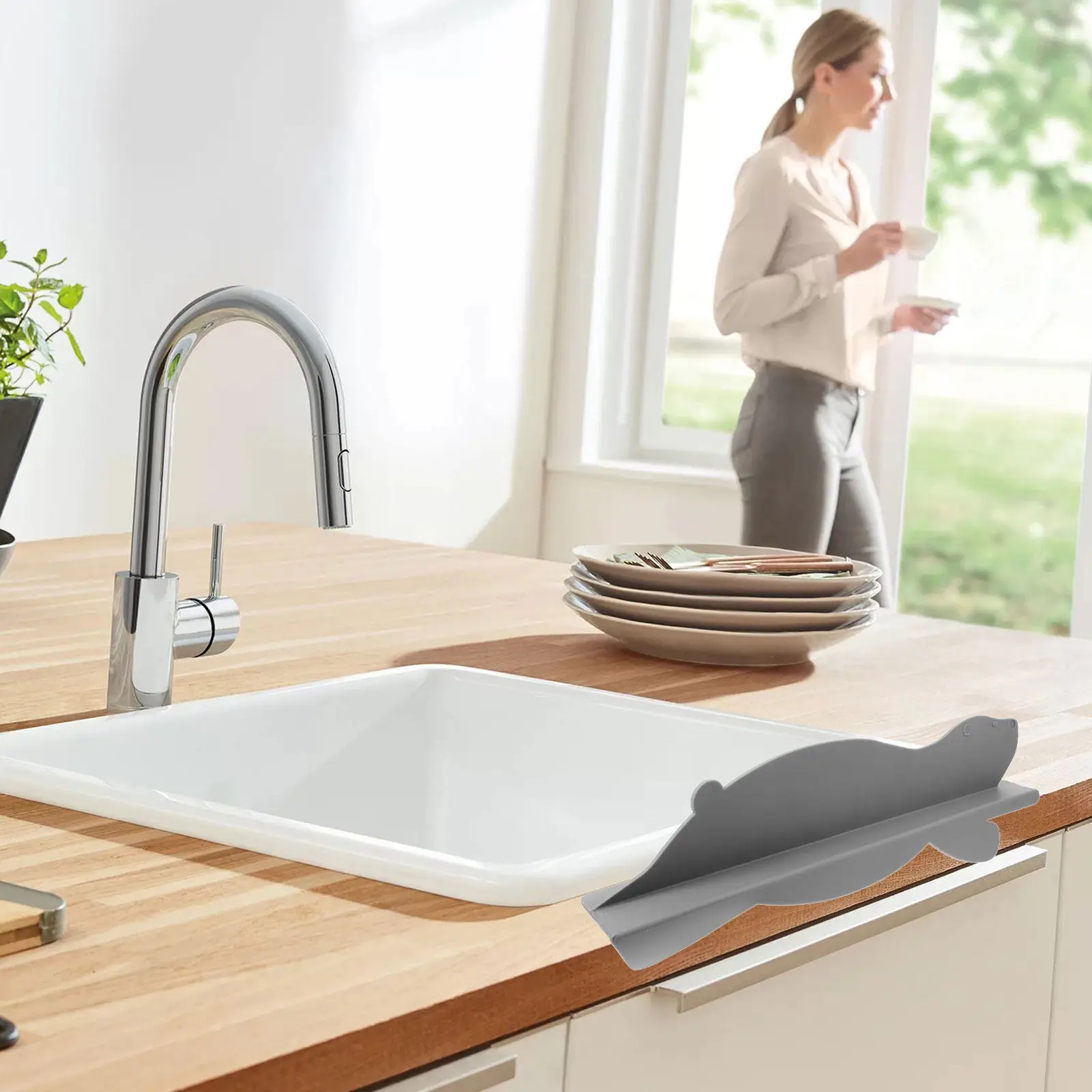 Kitchen Sink Splashing Guard Animal Shape Silicone Suction Cup Water Splash Protector Dishwasher Splashing Baffle Waterproof