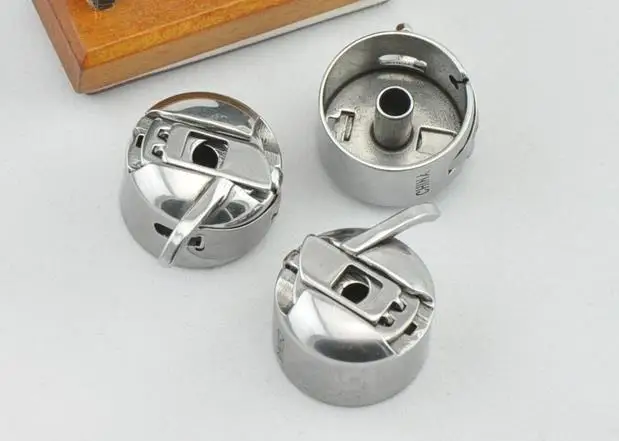 Винтажный-старинный-шпульный-колпачок-для-бытовой-швейной-машины