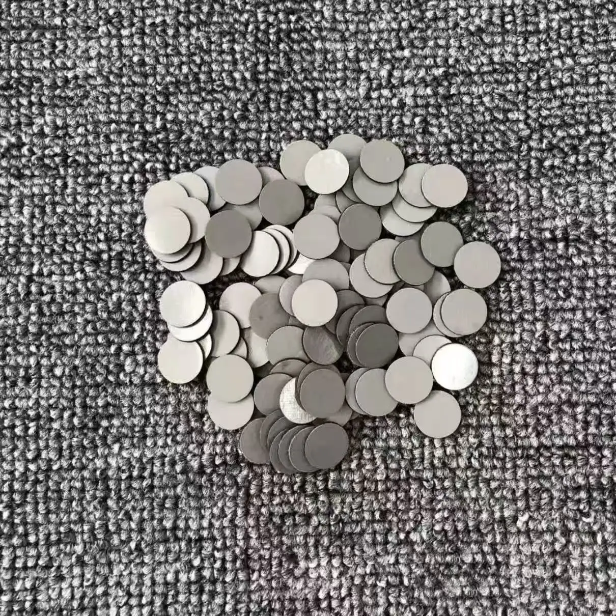 Bag 10 pcs Billiard Accessory Carbon Fiber Material Pool Cue Tip Crack Prevention Mat Billiard Cue Tip Pad 14.5MM Size