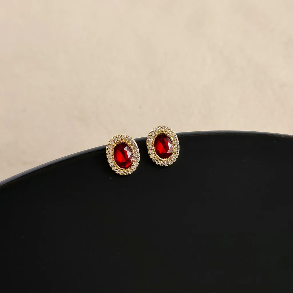 DIY accessories Fashion small geometric zircon stud earrings women's French niche high-end earrings light luxury texture versati view 2