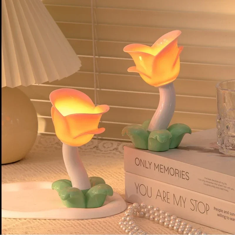 مصباح LED لطيف لرأس السرير، مصباح ليلي إلكتروني، مصباح طاولة مزخرف توليب