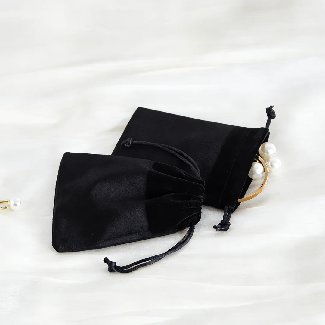 5Pcs Reliable Quality Velvet Jewelry Pouches with Drawstring Multi-purpose Storage for Travel Use and Birthday Holiday Gift Wrap