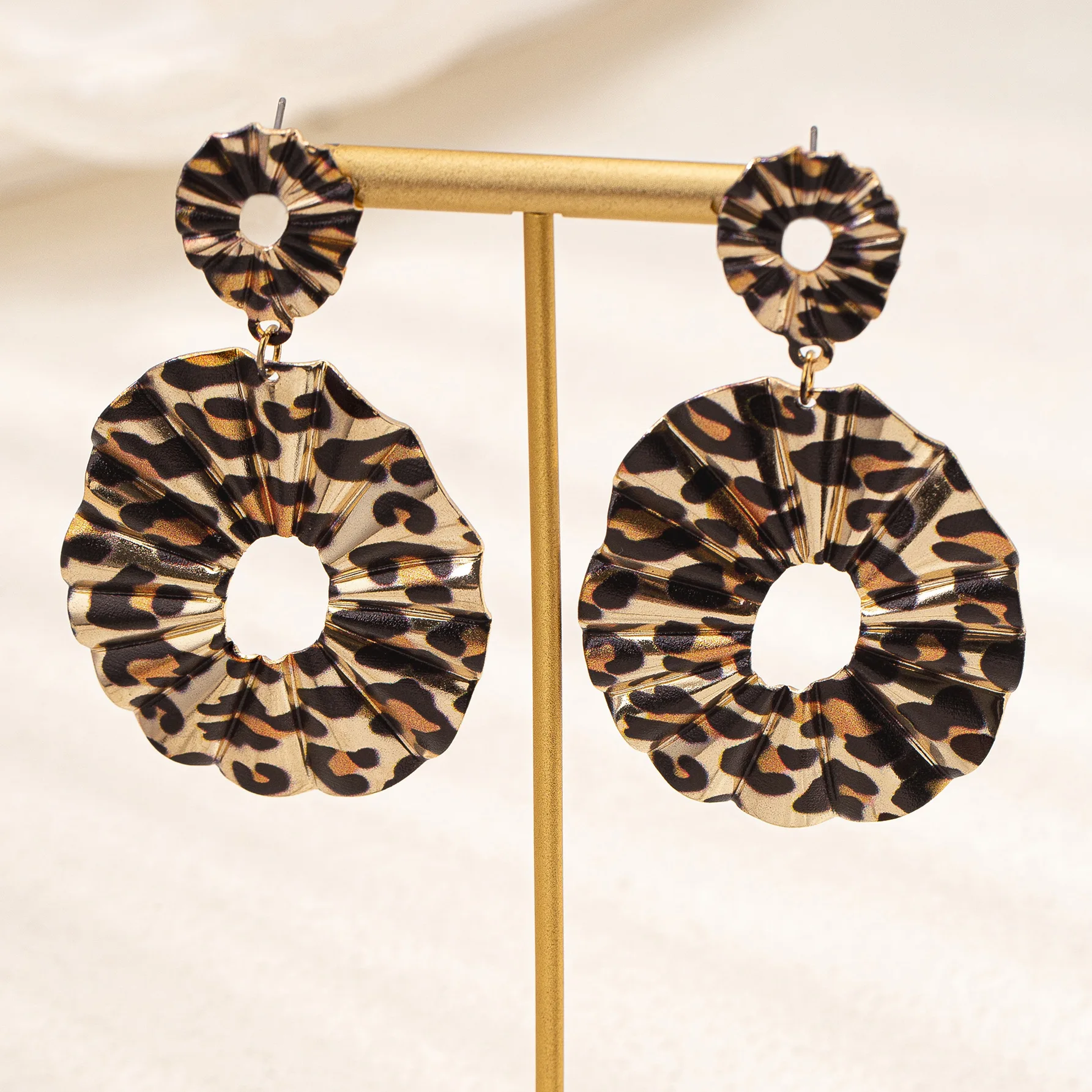 Earrings For Women Personalized Hollow Exaggerated Leopard Print Pleated Ear Accessories Holiday Party Gift Fashion Jewelry E496