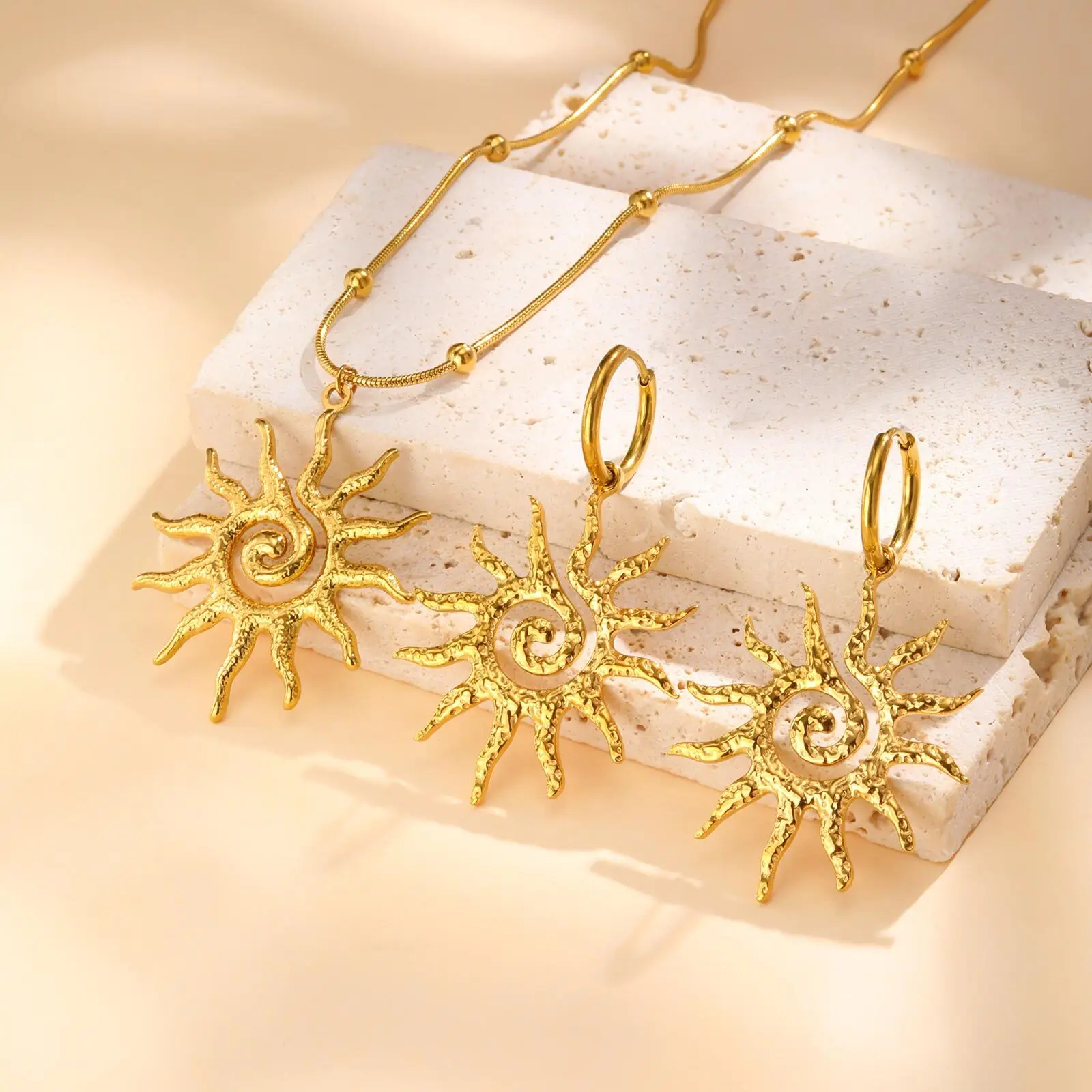 

Tarnish Resistant Sun Necklace For Women, 18k Gold Plated Satellite Chain Spiral Design Pendant Necklace Charm Jewelry