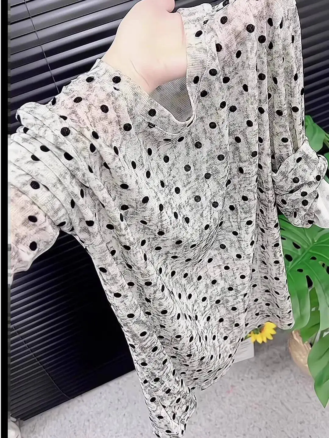 Elegant Long Sleeve Women's Shirt Summer Slimming Meat Covering Personality Age Reduction Checkered Top for Young Girls