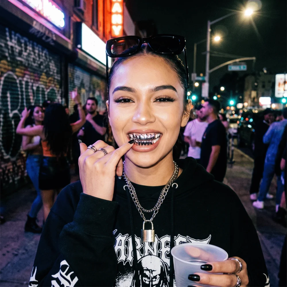 Fashion Top Bottom Set Teeth Grillz Durable Shiny Glossy Dental Grills Comfortable Unique Halloween Tooth Party