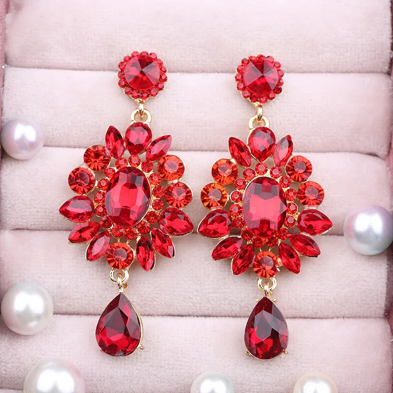 Vintage Bridal Wedding Dress Banquet Earrings Classic Crystal Earrings Elegant Toast Dress Accessories directly from the manufac