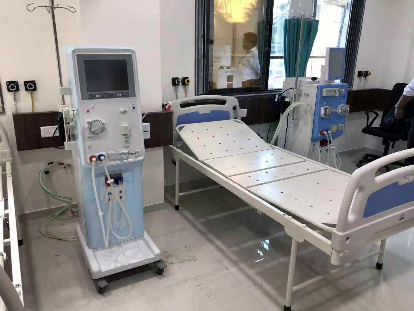 Top Quality CE Mobile Blood Hemodialysis Machines Prices Dialyzer Machine Hospital for Sale