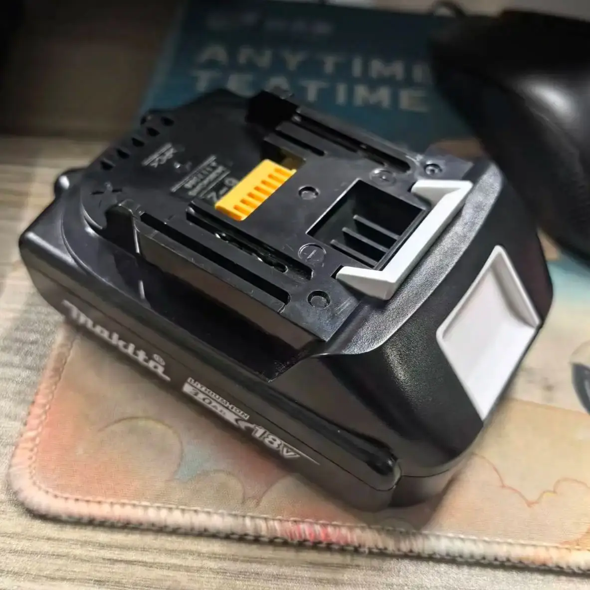 

Original 18V 3.0Ah Lithium-ion Makita Rechargeable Power Tool Battery Charger and DGA404 DTD173 TWO04G DTW700 High-Quality