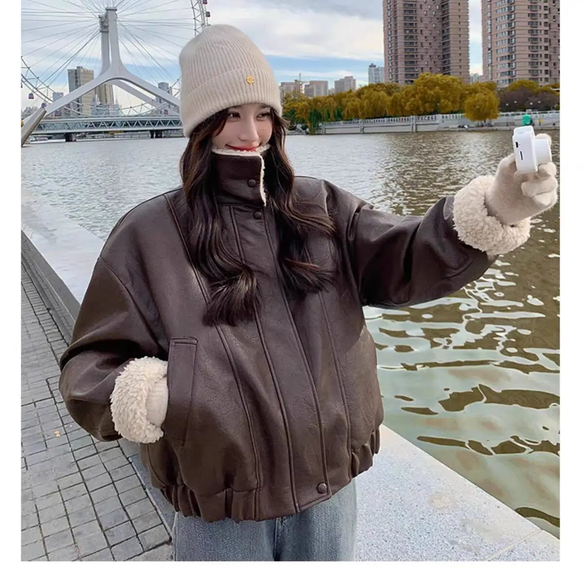 Amerikanischen Retro Kaffee Motorrad Leder Jacke Für Frauen Herbst Winter Dicke Fleece Lamm Wolle Spleißen Leder Mantel Lose Warme