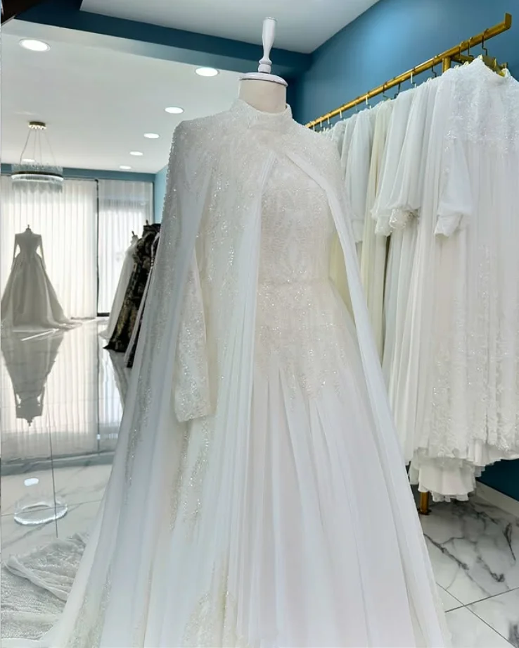 Robes de mariée Caftan musulman blanc scintillant avec Cape Gillter Applique caftan mariée sur mesure robe de mariée haute Nek tenue