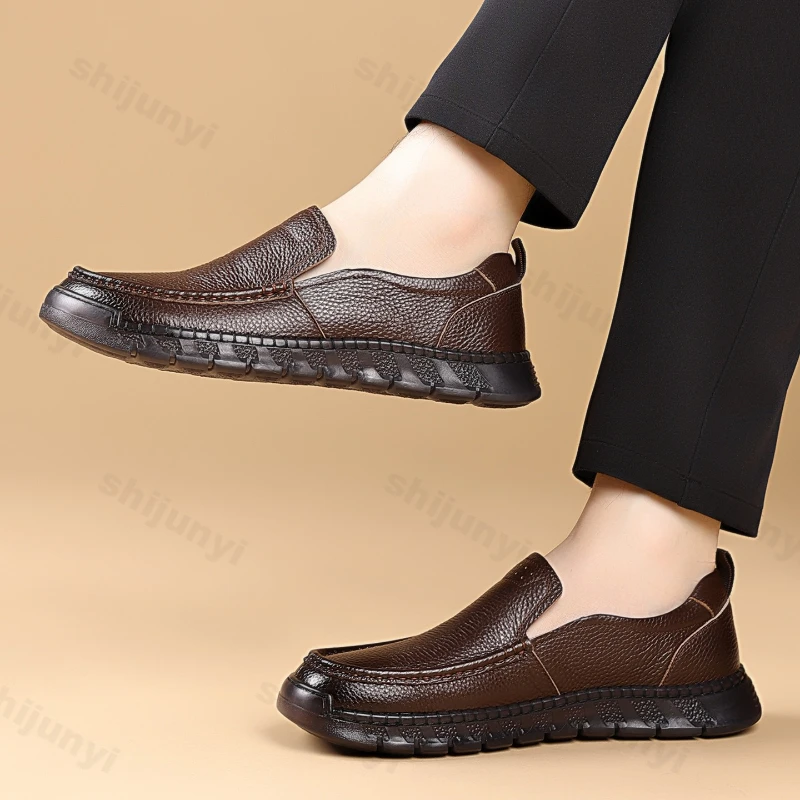 

Vintage Men Leather Shoes 2025 Spring Autumn New Outdoor Non Slip Soft Sole Casual Shoes Fashion Waterproof Comfortable Sneakers