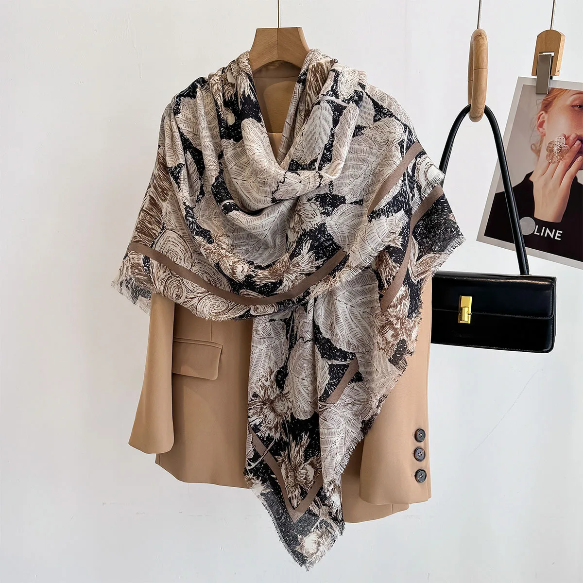 

130*130cm Beach Wraps Tassel Large Shawl For Women Luxury Printed Square Scarf BreathableScarves Bandanas Elegant Hijab