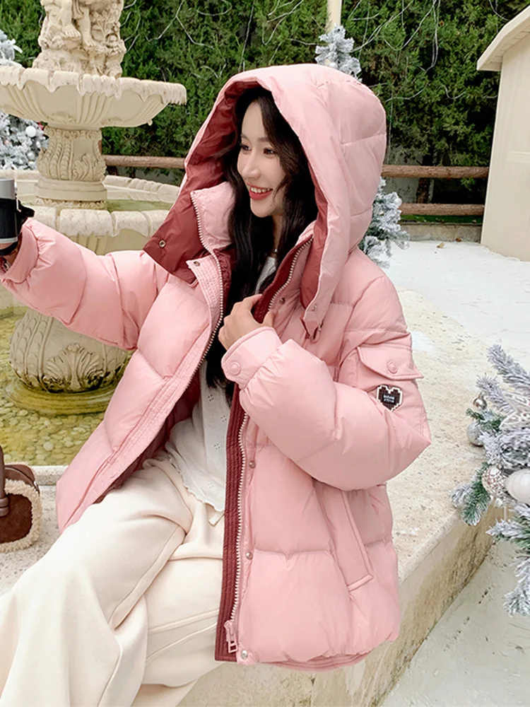 

Розовая женская зимняя куртка с капюшоном, свободного кроя, с эффектом похудения, молодежная, с наполнителем из белого пуха, повседневная верхняя одежда