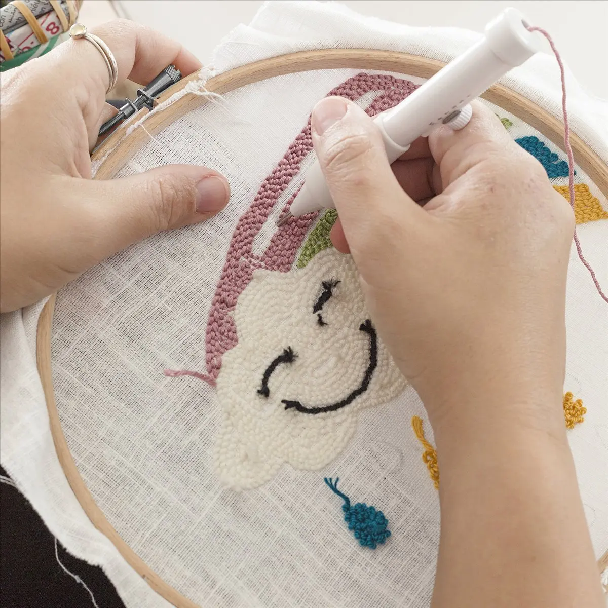 

(LBER) 48 штук, 3-дюймовые мини-пяльцы для вышивания, бамбуковые круглые пяльцы для рукоделия, шитья и творчества, 8 см