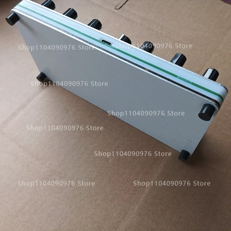 

27 MIDI-кнопок, настраиваемые ручки управления, информация о CC, интерфейс USB-C, программное обеспечение для музыкального хоста, контроллер