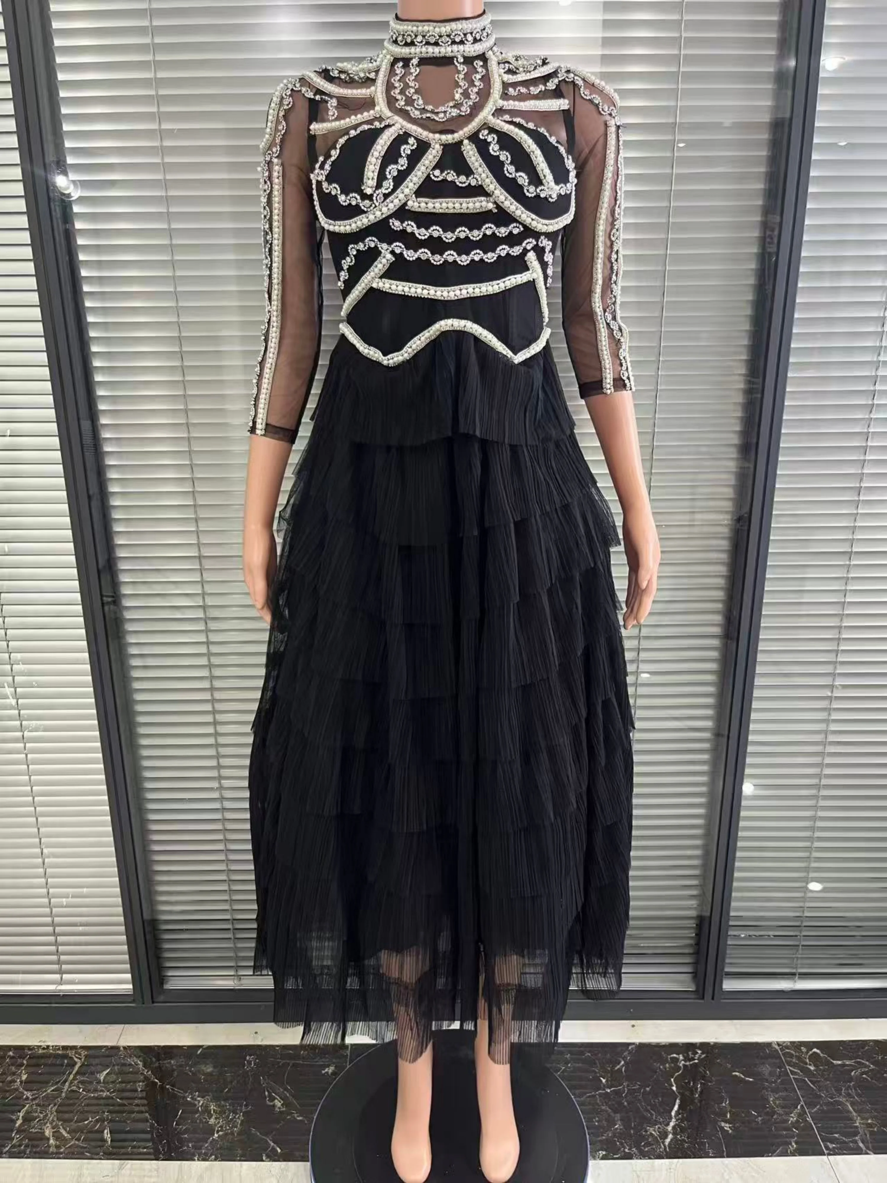 ชุดเดรสยาวสีดำสำหรับผู้หญิง ดีไซน์หรูหราสำหรับฤดูใบไม้ร่วง ประดับด้วยลูกปัดระยิบระยับ กระโปรงแบบเลเยอร์ เหมาะสำหรับงานพรอม งานแต่งงาน งานเลี้ยงอาหารค่ำแบบเป็นทางการ