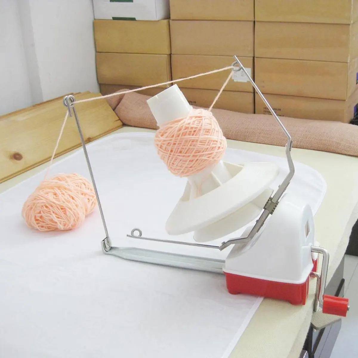 2026 Trend Hand-Operated Rotating Wool Yarn Ball Winder Coiler Machine Plastics and Iron Sewing Accessories Small Convenient