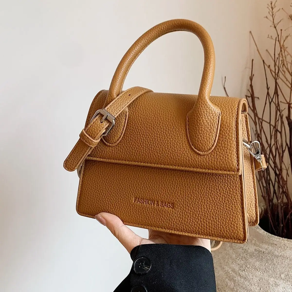 

24New Women's Bags Internet Celebrity Same Style Shoulder Bag Niche Design Fashion Crossbody Bag Commuter Versatile Mini Handbag