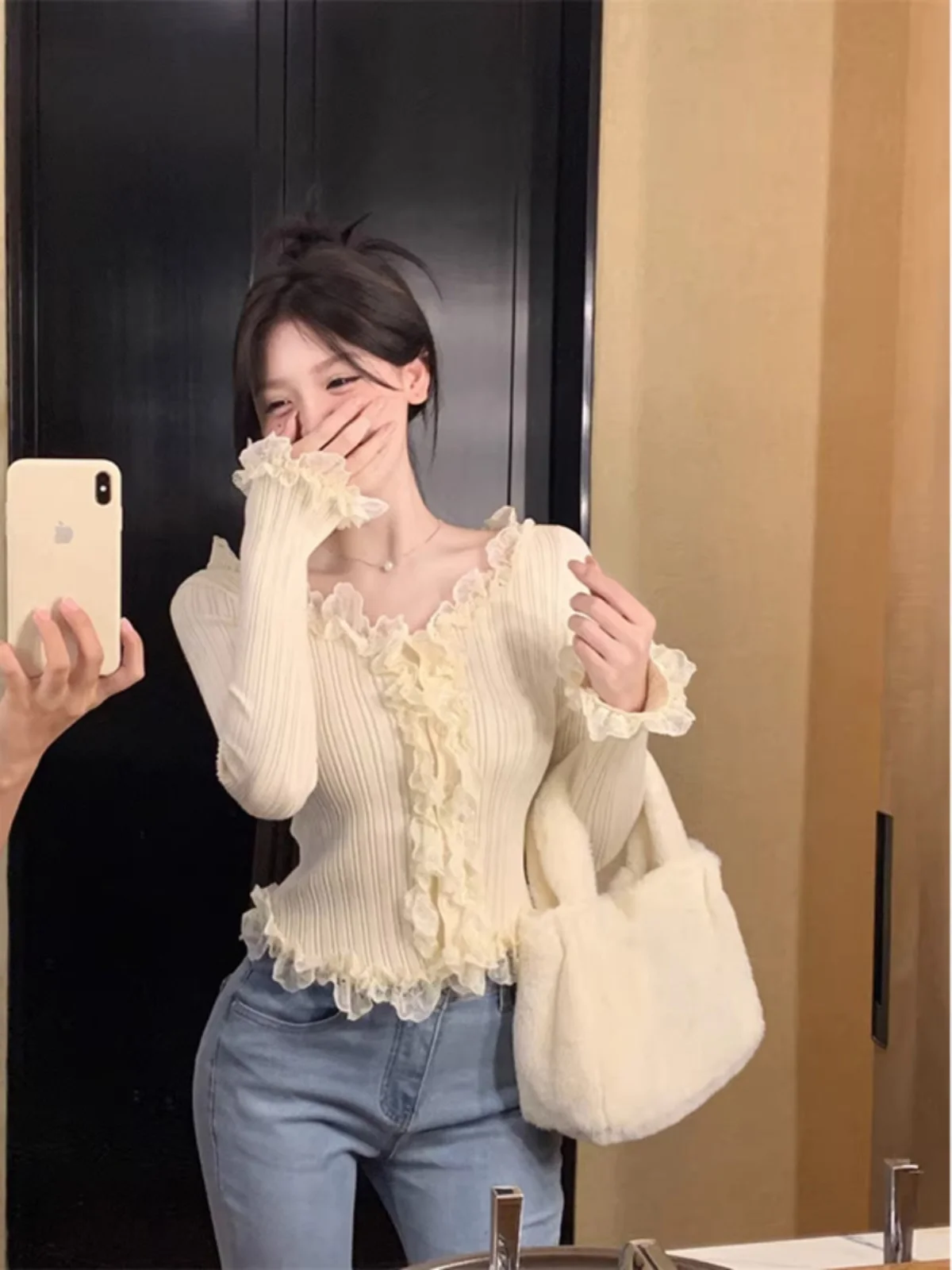 

Sweet Short Knitted Base Shirt Women's Autumn Winter V-neck Long Sleeve Slim Fit Inner Wear High-end Knitted Sweater