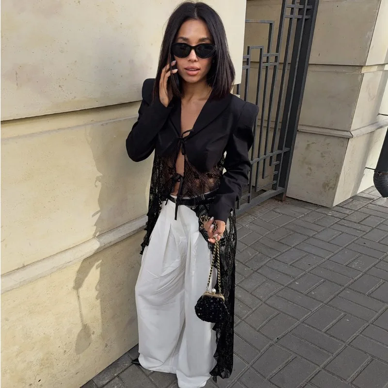 سترة نسائية من الدانتيل باللون الأسود من Talenza سترة نسائية طويلة مفرغة من الدانتيل مُزينة بقطع القماش ورباط علوي سترة نسائية مثيرة للحفلات