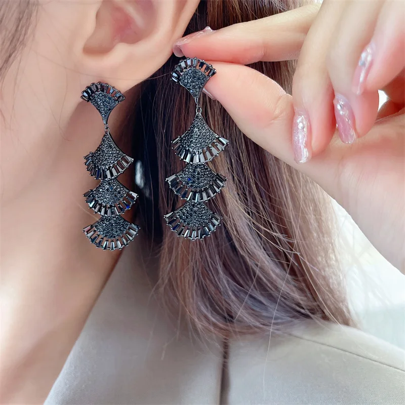 Fan Shaped Long Drop Earrings Crystal Cubic Zircon Rhinestone Luxury Vintage Jewelry Women Statement Dangle Earring Party Gifts
