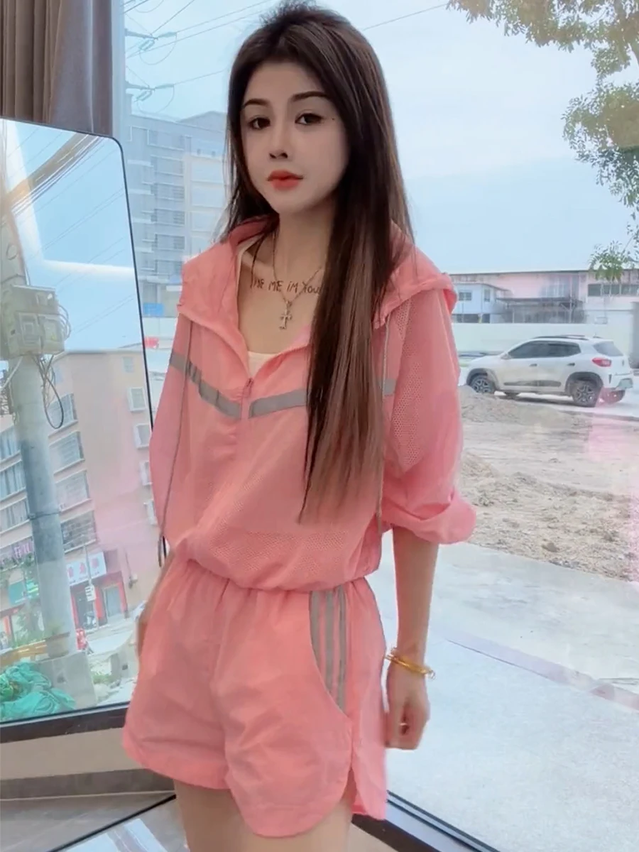 

Summer Lightweight Women's Casual Sporty Style Sun Protection Clothing Two-Piece Set Short Shorts Loose Fit Breathable Cotton